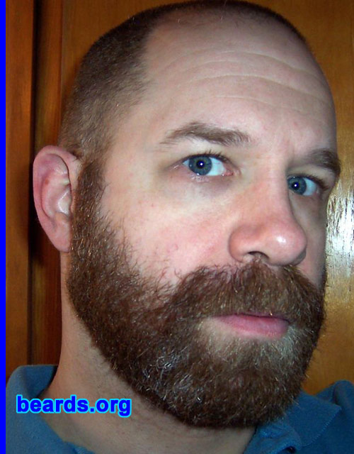 Steven
[b]Go to [url=http://www.beards.org/beard02.php]Steven: bearded adventurer[/url][/b].
Keywords: b2.4 full_beard