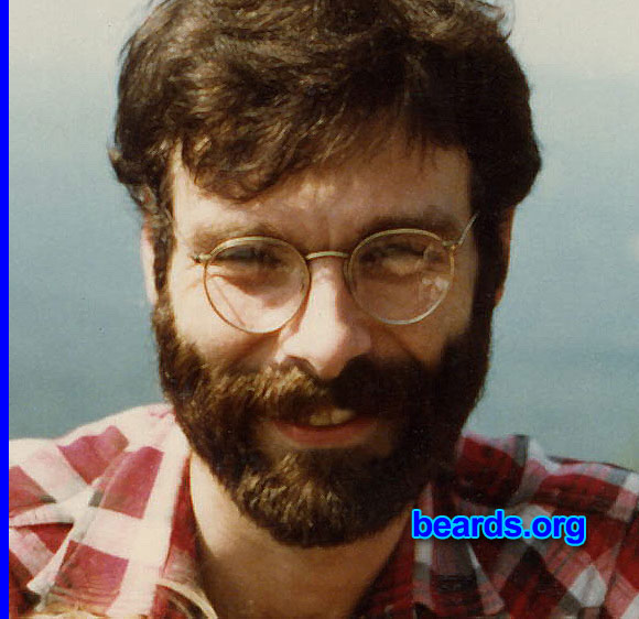 Michael
1980 -- Mt. Sunapee: Back to New Hampshire to try to escape the new, sleek 1980s.

[b]Go to [url=http://www.beards.org/beard03.php]Michael's beard feature[/url][/b].
Keywords: full_beard