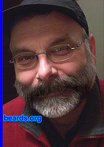 Michael
2004 -- Red fleece black cap: This is how I see myself.

[b]Go to [url=http://www.beards.org/beard03.php]Michael's beard feature[/url][/b].
Keywords: full_beard