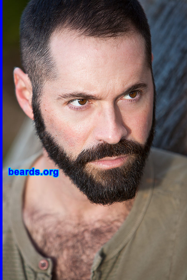 Christopher
[b]Go to [url=http://www.beards.org/beard017.php]Christopher's beard feature[/url][/b].
Keywords: Christopher.3 full_beard