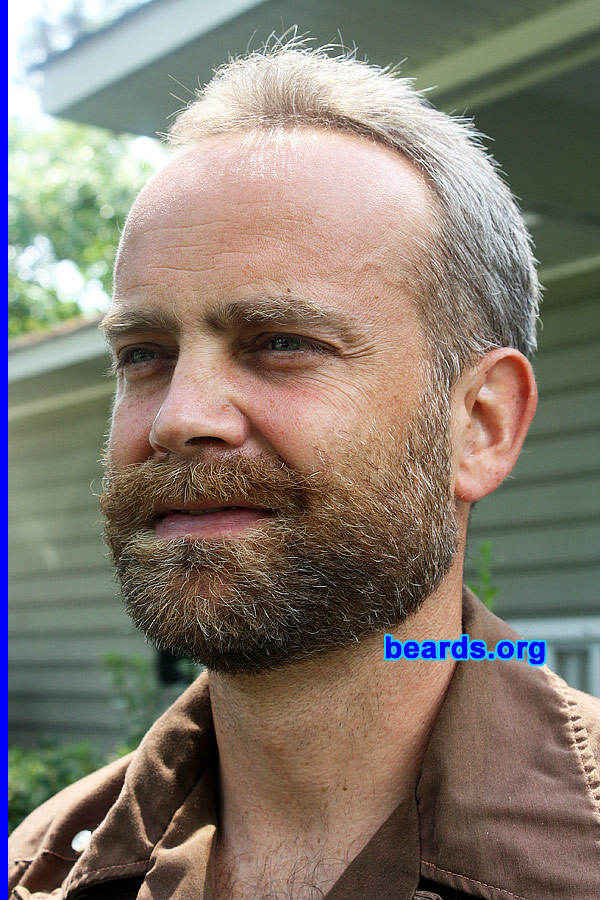 Steven
[b]Go to [url=http://www.beards.org/beard036.php]Steven's beard feature[/url][/b].
Keywords: full_beard