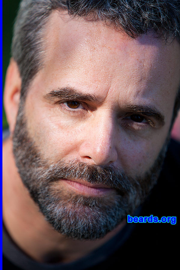 Scott
[b]Go to [url=http://www.beards.org/beard038.php]Scott's beard feature[/url][/b].
Keywords: b038.003 full_beard