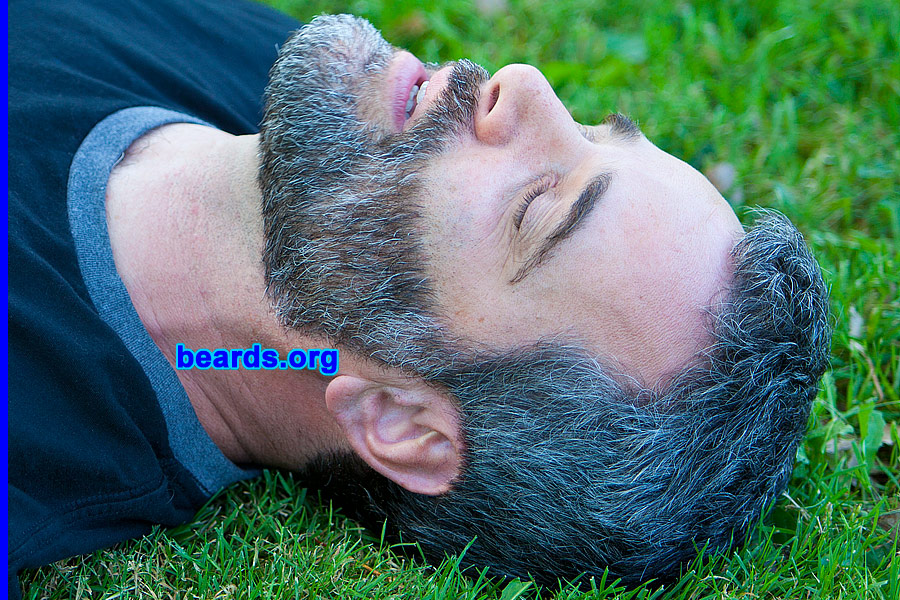 Scott
[b]Go to [url=http://www.beards.org/beard038.php]Scott's beard feature[/url][/b].
Keywords: b038.004 full_beard