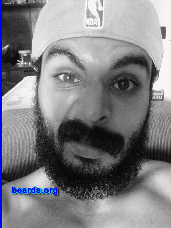 Juliano A.
Bearded since: 2013.  I am an occasional or seasonal beard grower.
Keywords: full_beard