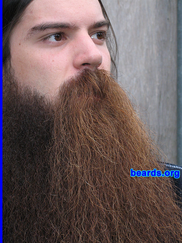 Burke
[b]Go to [url=http://www.beards.org/beard012.php]Burke's beard feature[/url][/b].
Keywords: full_beard