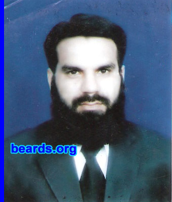 Attique
Bearded since: 1995. I am a dedicated, permanent beard grower.

Comments:
I grew my beard because it makes my face handsome.

How do I feel about my beard? Very good.
Keywords: full_beard