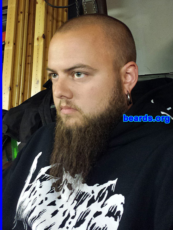 Erik D.
Bearded since: 2008. I am a dedicated, permanent beard grower.
Keywords: full_beard