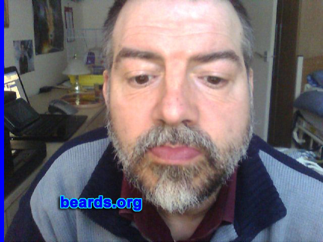 Lee Driver
Bearded since: 1988. I am a dedicated, permanent beard grower.

Comments:
Why did I grow my beard?  I like my beard because I can't shave myself!  It feels great on my face.

How do I feel about my beard?  It feels great because I can grow one.
Keywords: full_beard