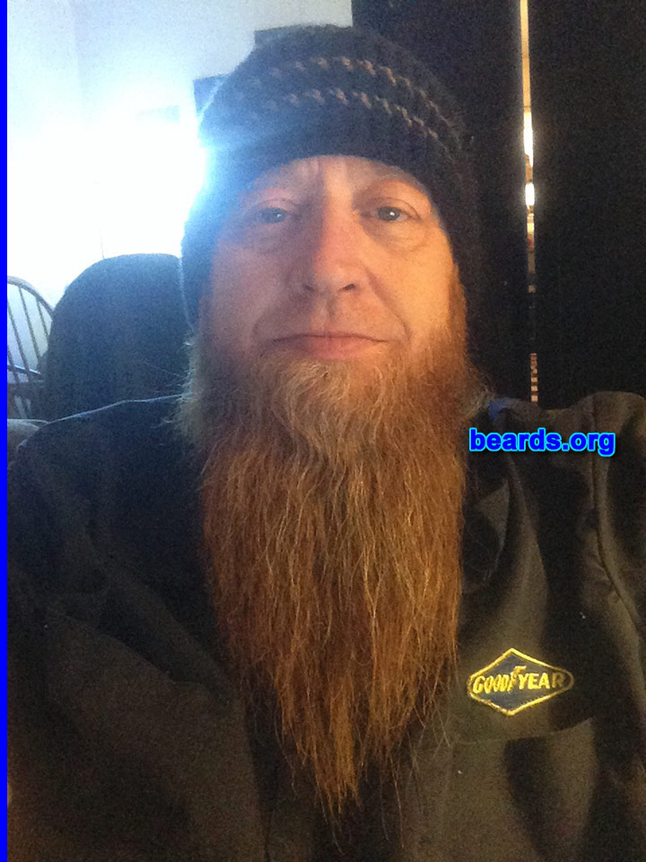 Mike
Bearded since: 1982.  I am a dedicated, permanent beard grower.
Keywords: chin_curtain