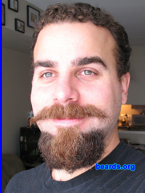 Dave with the Balbo style
[b]Go to [url=http://www.beards.org/dave.php]Dave's success story[/url][/b].
Keywords: Dave_style Dave.9 Dave_feature goatee_mustache