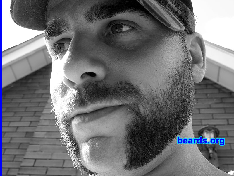 Dave with Friendly Mutton Chops
[b]Go to [url=http://www.beards.org/dave.php]Dave's success story[/url][/b].
Keywords: Dave_style Dave.8 Dave_feature mutton_chops