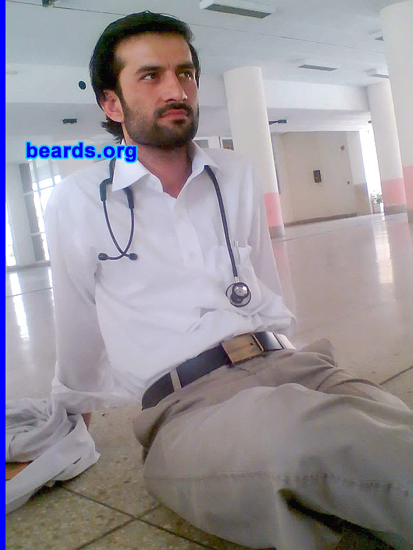 Dr. Kamran T.
Bearded since: 2001.  I am a dedicated, permanent beard grower.

Comment:
I grew my beard because I liked it.

How do I feel about my beard?  Good.
Keywords: full_beard