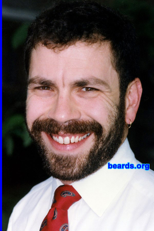 Andy
[b]Go to [url=http://www.beards.org/beard032.php]Andy's beard feature[/url][/b].
Keywords: full_beard