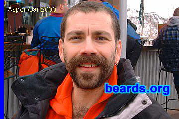 Andy
[b]Go to [url=http://www.beards.org/beard032.php]Andy's beard feature[/url][/b].
Keywords: horseshoe soul_patch