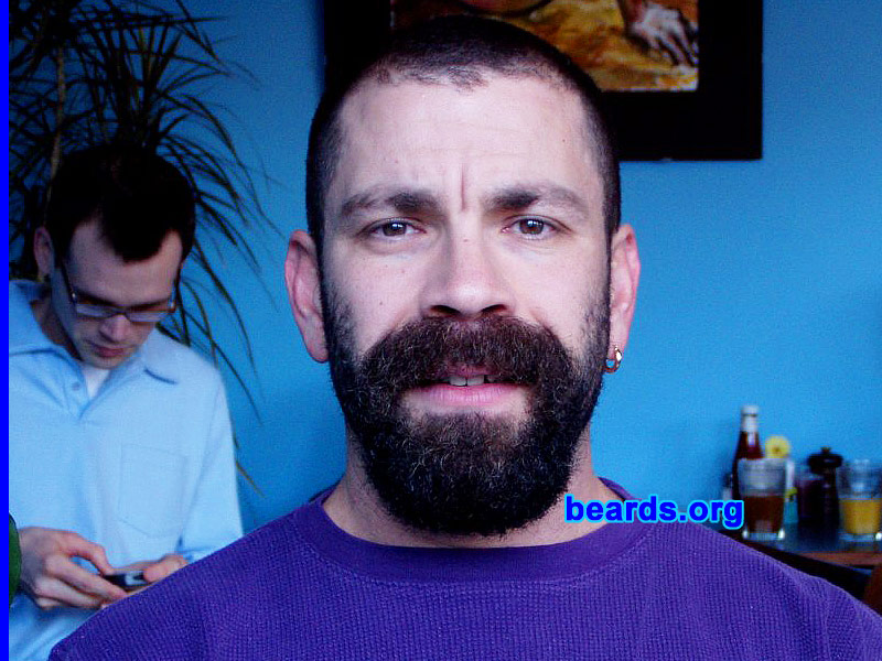 Andy
[b]Go to [url=http://www.beards.org/beard032.php]Andy's beard feature[/url][/b].
Keywords: full_beard