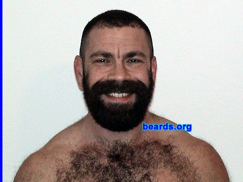 Andy
[b]Go to [url=http://www.beards.org/beard032.php]Andy's beard feature[/url][/b].
Keywords: full_beard