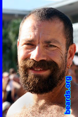 Andy
[b]Go to [url=http://www.beards.org/beard032.php]Andy's beard feature[/url][/b].
Keywords: goatee_mustache