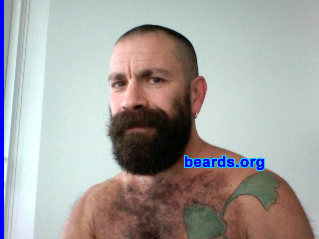 Andy
[b]Go to [url=http://www.beards.org/beard032.php]Andy's beard feature[/url][/b].
Keywords: full_beard