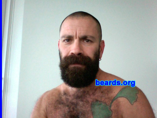 Andy
[b]Go to [url=http://www.beards.org/beard032.php]Andy's beard feature[/url][/b].
Keywords: full_beard