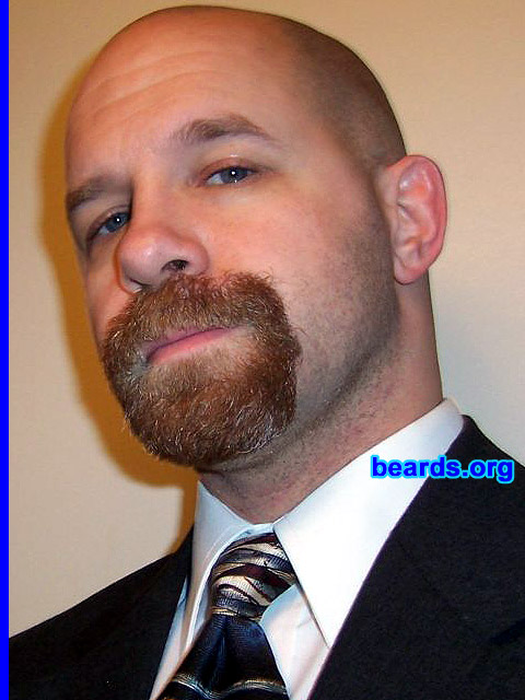 Steven
[b]Go to [url=http://www.beards.org/beard02.php]Steven: bearded adventurer[/url][/b].
Keywords: b2.2 goatee_mustache