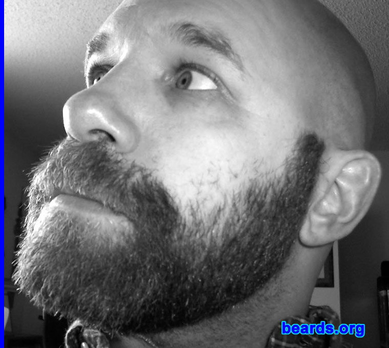 Steven
[b]Go to [url=http://www.beards.org/beard02.php]Steven: bearded adventurer[/url][/b].
Keywords: b2.3 full_beard