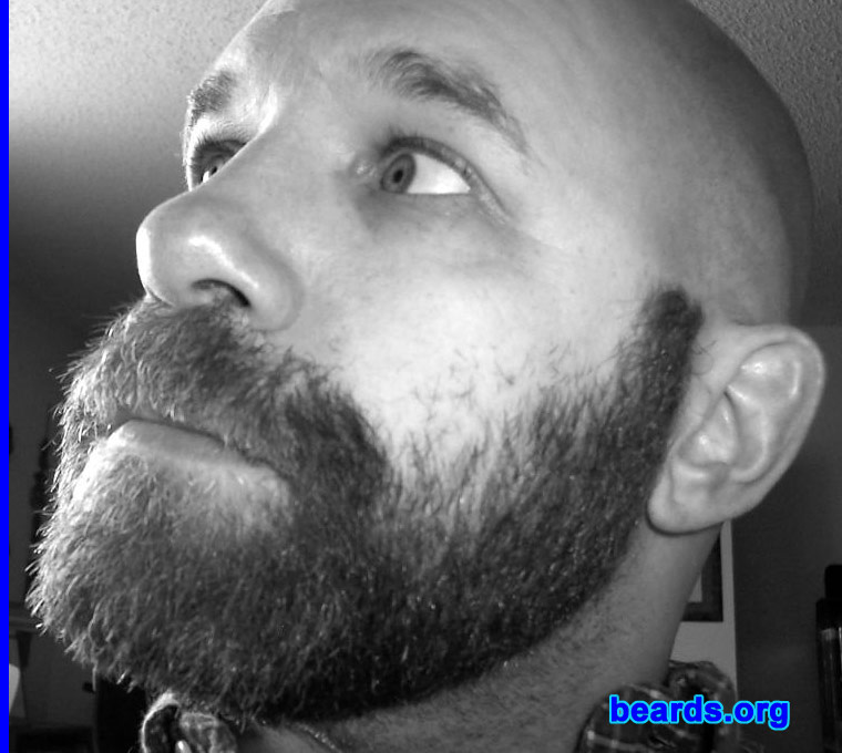 Steven
[b]Go to [url=http://www.beards.org/beard02.php]Steven: bearded adventurer[/url][/b].
Keywords: b2.3 full_beard