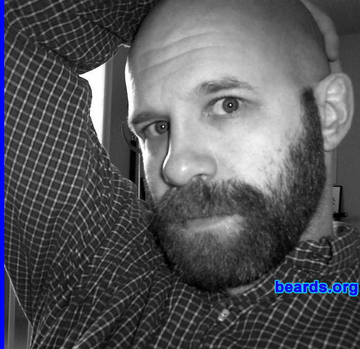 Steven
[b]Go to [url=http://www.beards.org/beard02.php]Steven: bearded adventurer[/url][/b].
Keywords: b2.3 full_beard