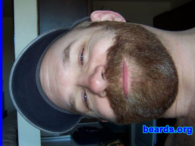 Steven
No, this photo is not posted sideways.

[b]Go to [url=http://www.beards.org/beard02.php]Steven: bearded adventurer[/url][/b].
Keywords: b2.4 full_beard