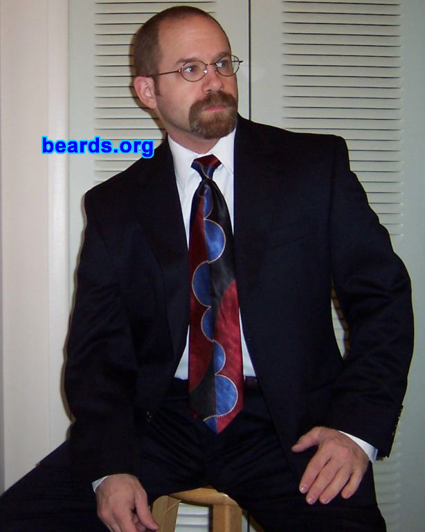 Steven
[b]Go to [url=http://www.beards.org/beard02.php]Steven: bearded adventurer[/url][/b].
Keywords: b2.4 goatee_mustache