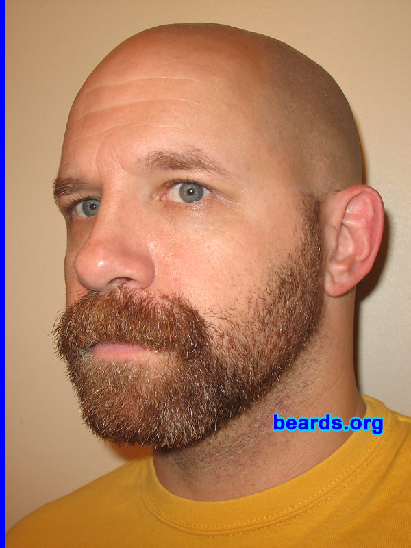 Steven
[b]Go to [url=http://www.beards.org/beard02.php]Steven: bearded adventurer[/url][/b].
Keywords: b2.5 full_beard