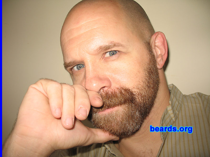 Steven
[b]Go to [url=http://www.beards.org/beard02.php]Steven: bearded adventurer[/url][/b].
Keywords: b2.5 full_beard