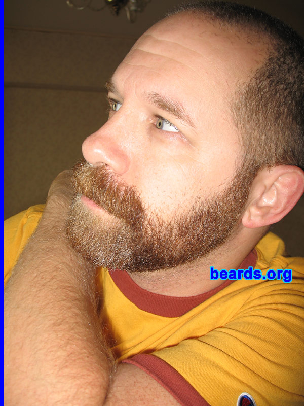 Steven
[b]Go to [url=http://www.beards.org/beard02.php]Steven: bearded adventurer[/url][/b].
Keywords: b2.6 full_beard