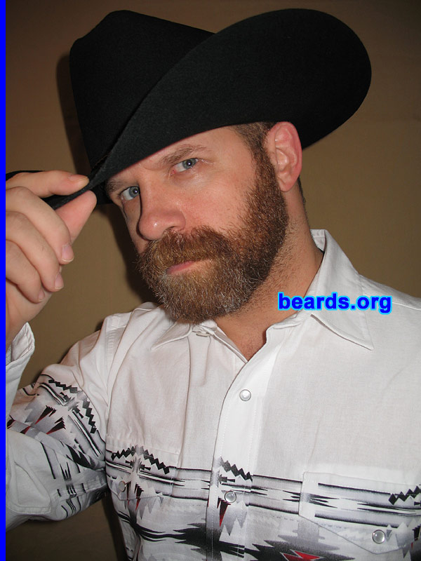 Steven
[b]Go to [url=http://www.beards.org/beard02.php]Steven: bearded adventurer[/url][/b].
Keywords: b2.8 full_beard