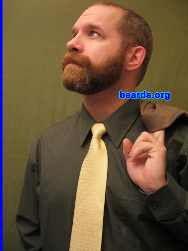 Steven
[b]Go to [url=http://www.beards.org/beard02.php]Steven: bearded adventurer[/url][/b].
Keywords: b2.9 full_beard