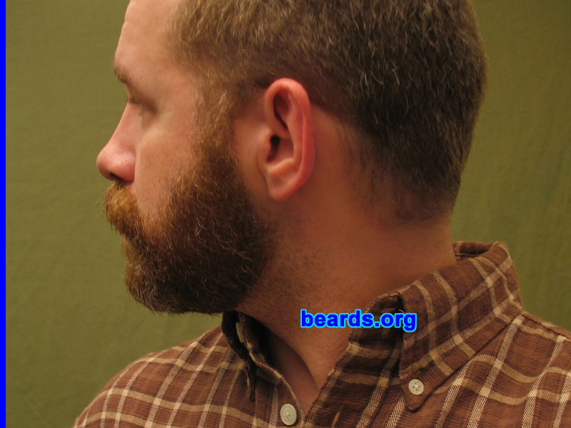 Steven
[b]Go to [url=http://www.beards.org/beard02.php]Steven: bearded adventurer[/url][/b].
Keywords: b2.9 full_beard