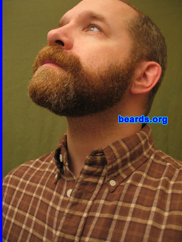 Steven
[b]Go to [url=http://www.beards.org/beard02.php]Steven: bearded adventurer[/url][/b].
Keywords: b2.9 full_beard