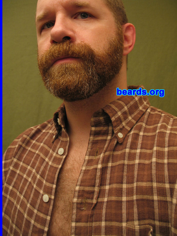 Steven
[b]Go to [url=http://www.beards.org/beard02.php]Steven: bearded adventurer[/url][/b].
Keywords: b2.9 full_beard