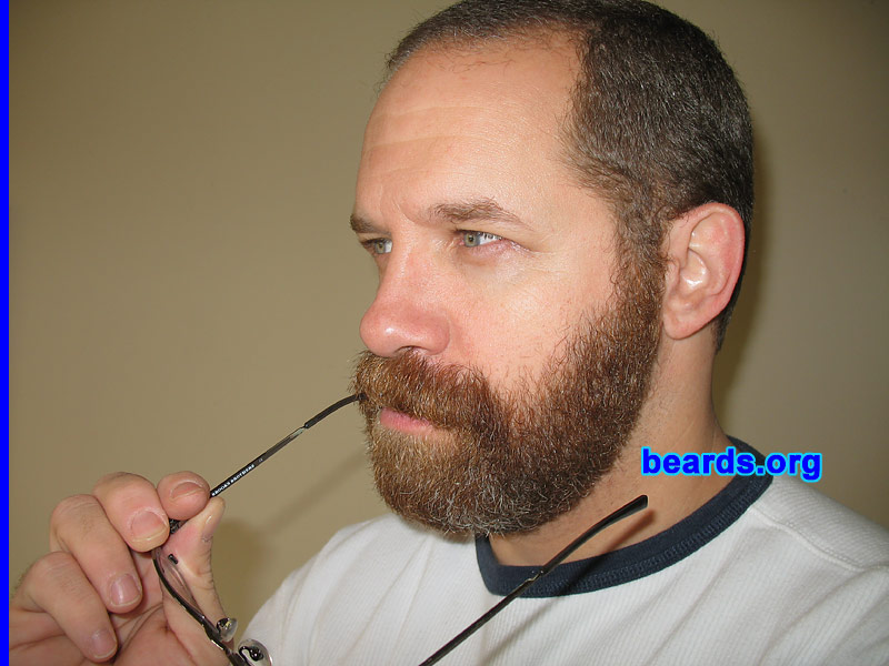 Steven
[b]Go to [url=http://www.beards.org/beard02.php]Steven: bearded adventurer[/url][/b].
Keywords: b2.10 full_beard