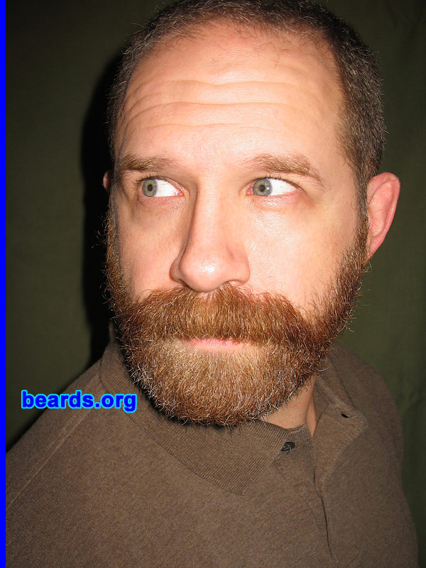 Steven
[b]Go to [url=http://www.beards.org/beard02.php]Steven: bearded adventurer[/url][/b].
Keywords: b2.11 full_beard