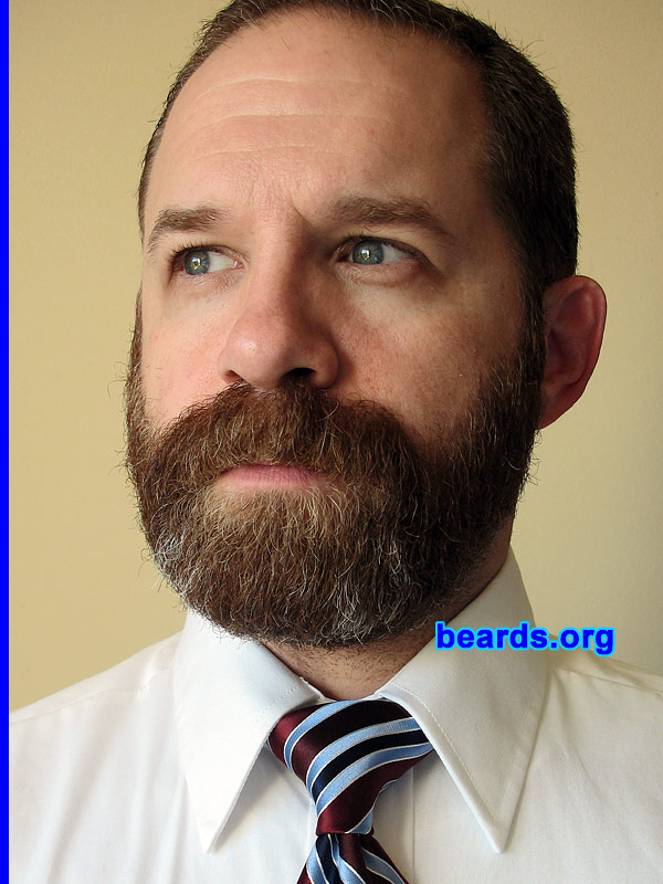 Steven
[b]Go to [url=http://www.beards.org/beard02.php]Steven: bearded adventurer[/url][/b].
Keywords: b2.12 full_beard