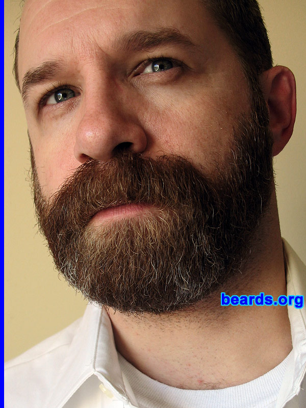 Steven
[b]Go to [url=http://www.beards.org/beard02.php]Steven: bearded adventurer[/url][/b].
Keywords: b2.12 full_beard