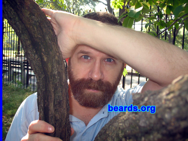 Steven
[b]Go to [url=http://www.beards.org/beard02.php]Steven: bearded adventurer[/url][/b].
Keywords: b2.13 full_beard