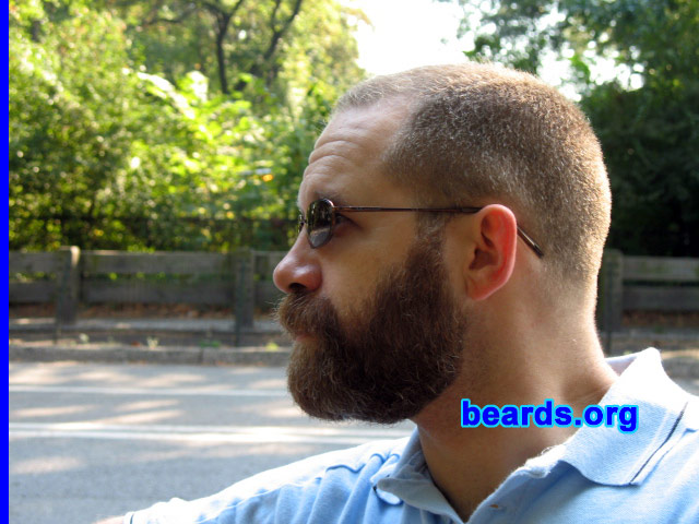 Steven
[b]Go to [url=http://www.beards.org/beard02.php]Steven: bearded adventurer[/url][/b].
Keywords: b2.13 full_beard