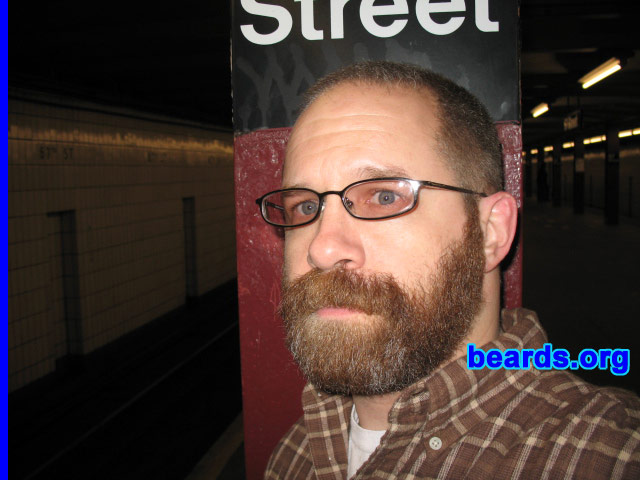 Steven
[b]Go to [url=http://www.beards.org/beard02.php]Steven: bearded adventurer[/url][/b].
Keywords: b2.14 full_beard