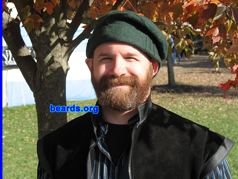 Steven
[b]Go to [url=http://www.beards.org/beard02.php]Steven: bearded adventurer[/url][/b].
Keywords: b2.14 full_beard