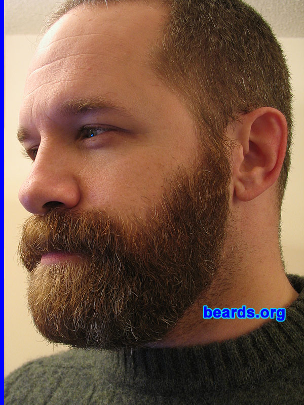 Steven
[b]Go to [url=http://www.beards.org/beard02.php]Steven: bearded adventurer[/url][/b].
Keywords: b2.14 full_beard