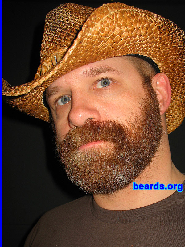 Steven
[b]Go to [url=http://www.beards.org/beard02.php]Steven: bearded adventurer[/url][/b].
Keywords: b2.16 full_beard