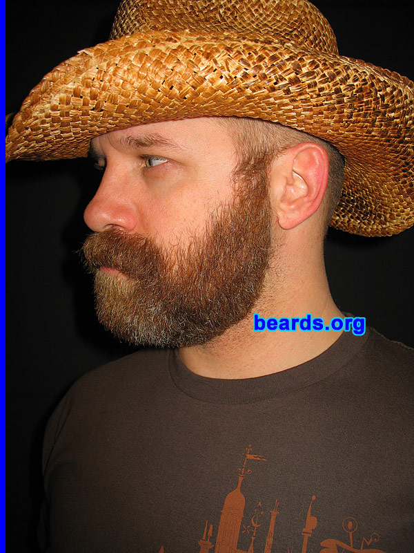 Steven
[b]Go to [url=http://www.beards.org/beard02.php]Steven: bearded adventurer[/url][/b].
Keywords: b2.16 full_beard