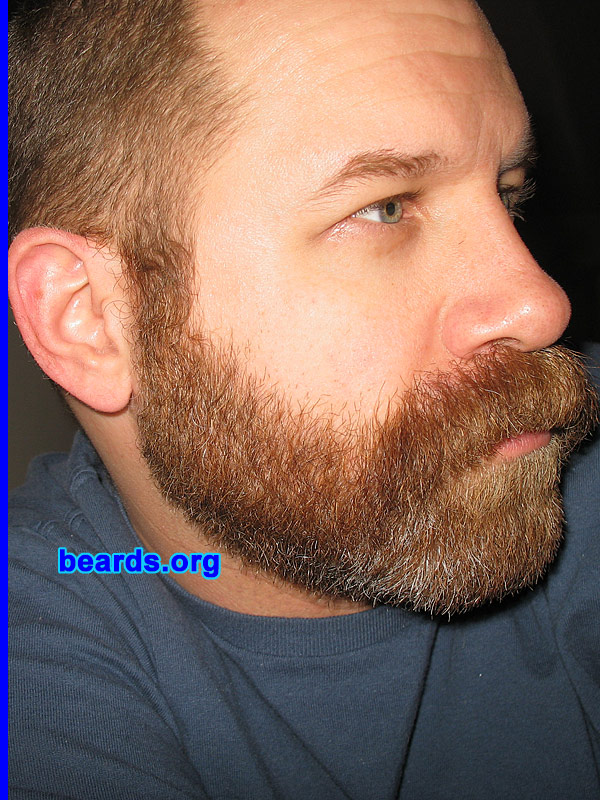 Steven
[b]Go to [url=http://www.beards.org/beard02.php]Steven: bearded adventurer[/url][/b].
Keywords: b2.17 full_beard