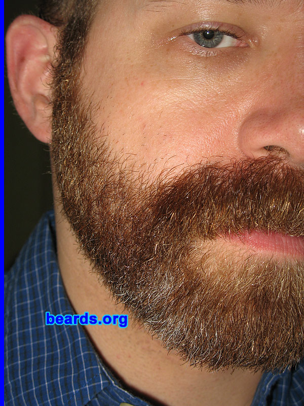 Steven
[b]Go to [url=http://www.beards.org/beard02.php]Steven: bearded adventurer[/url][/b].
Keywords: b2.18 full_beard